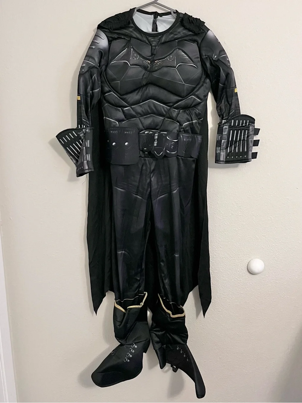The Batman: Batman Costume Kids Child Medium Cape Half Mask Dress Up Halloween